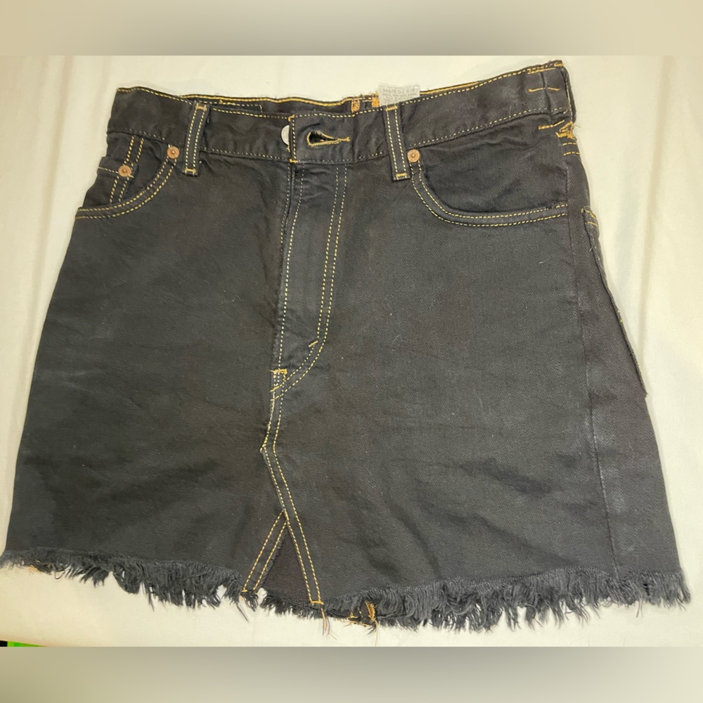 Levi’s 550 Cowgirl Black Jean Skirt with Gold Stitching Size 4